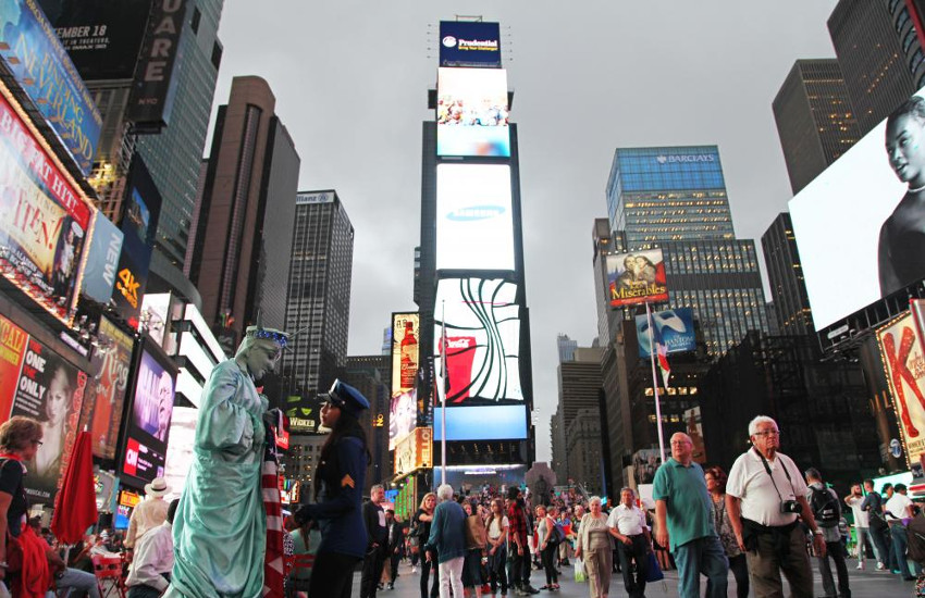 authority-will-establish-market-in-sector-18-like-newyork-times-square.jpg