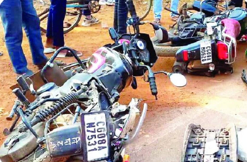 रफ्तार का कहर, बेटे के आंखों के सामने ट्रेलर ने पिता का सिर कुचला, मौत को सामने देख सिर्फ चिल्लाता रह गया बेटा