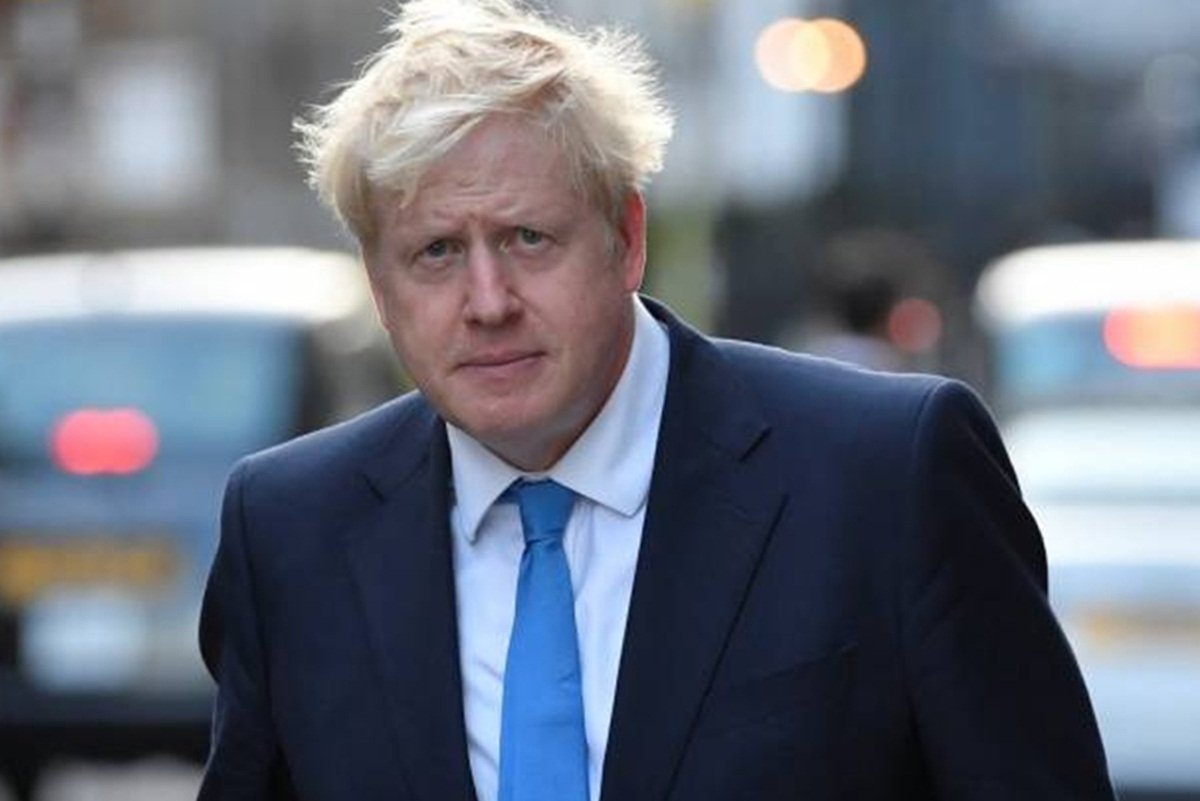 first death by omicron variant in uk, pm boris johnson confirms