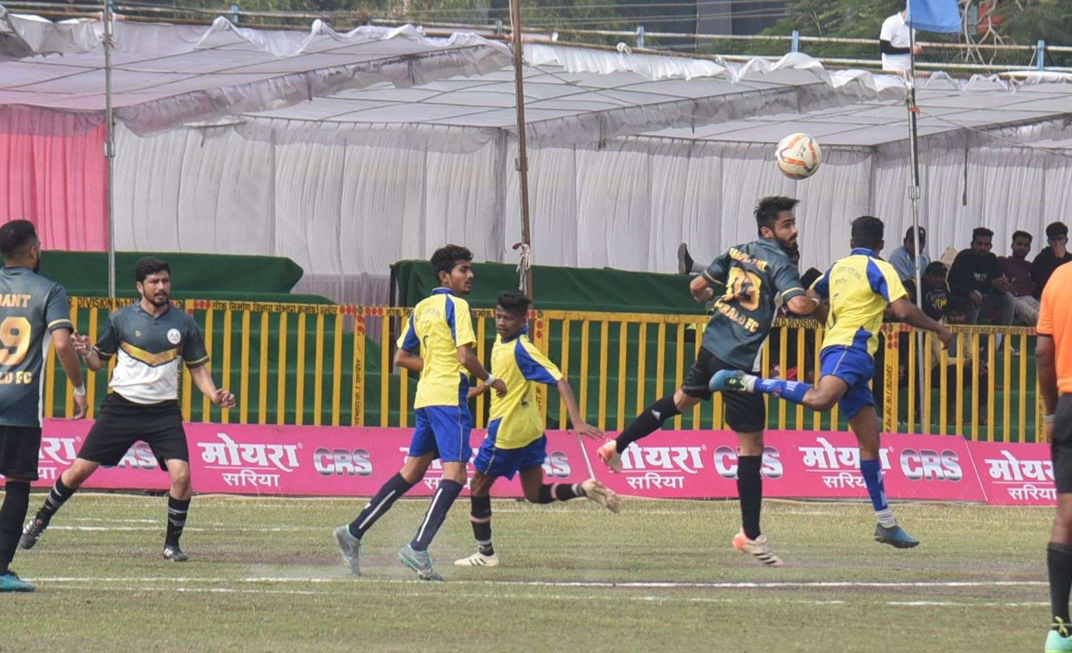 सेंट्रल जिमखाना क्लब द्वारा आयोजित प्रकाश सोनकर व सरेश एरन स्मृति अखिल भारतीय
मोयरा गोल्ड कप फुटबॉल स्पर्धा