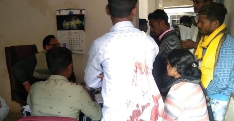 नो ड्यूज के लिए विद्युत विभाग में पहुंच रहे उम्मीदवार