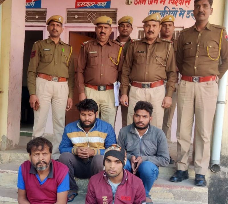 डकैती की वारदात का पर्दाफाश...वृद्ध को बंधक बना नकदी-जेवर लूटने के चार आरोपी गिरफ्तार