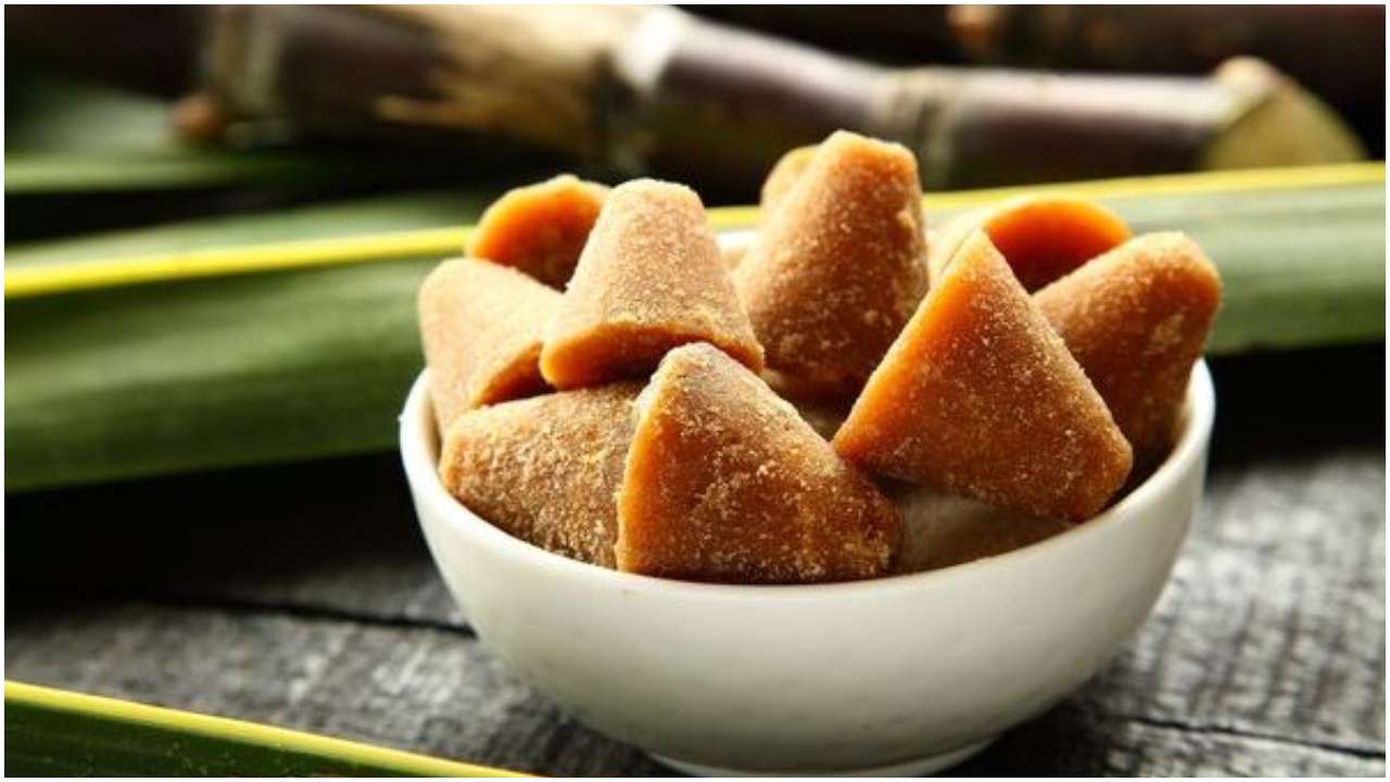 रात में सोने से पहले करें गुड़ का सेवन कई समस्याएं होंगी दूर