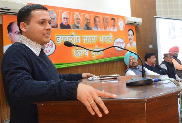 bjp leader amit malviya calls rahul gandhi spoiled child