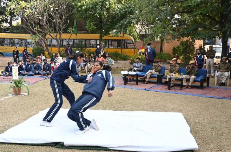 500 महिलाओं एवं 275 बालिकाओं को को दिया एक साथ सेल्फ डिफेंस का प्रशिक्षण