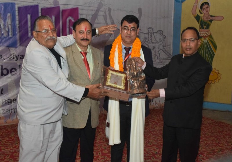 पोस्टमास्टर जनरल कृष्ण कुमार यादव 'नवोदय रत्न' से सम्मानित