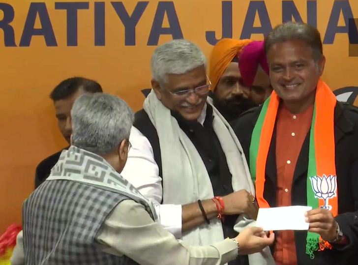 Former Cricketer Dinesh Mongia Joined BJP In Delhi
