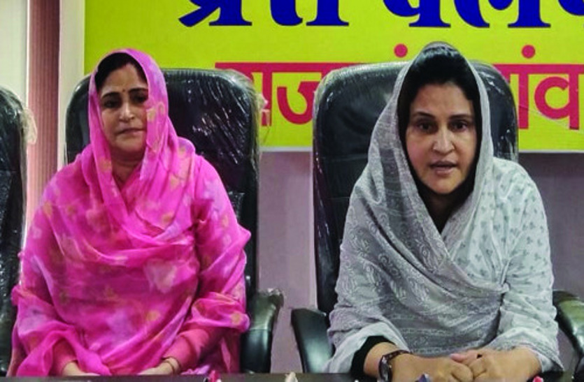 दो पत्नियों के बीच उलझी खैरागढ़ रियासत, राजा देवव्रत की मौत पर मौजूदा पत्नी ने जताया संदेह, कहा तलाक लेकर भी महल पर किया है कब्जा