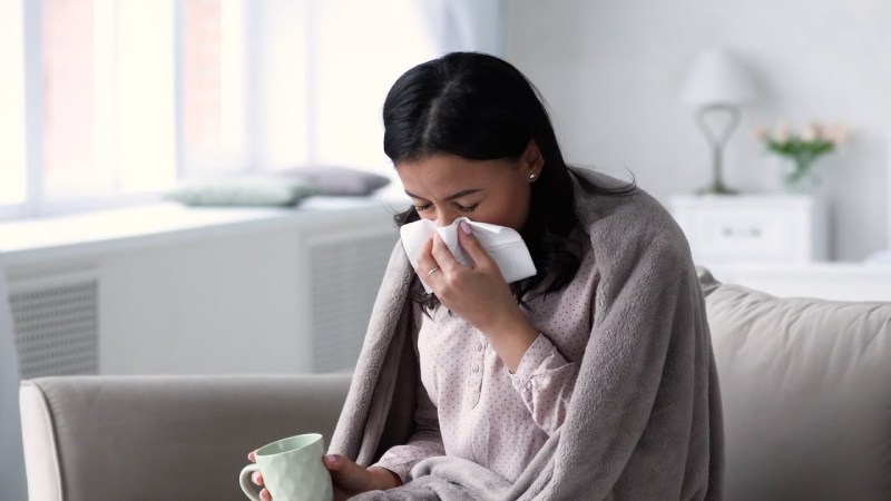 Health Tips: कैसे पता करें कि आपको सर्दी है, फ्लू या कोविड-19