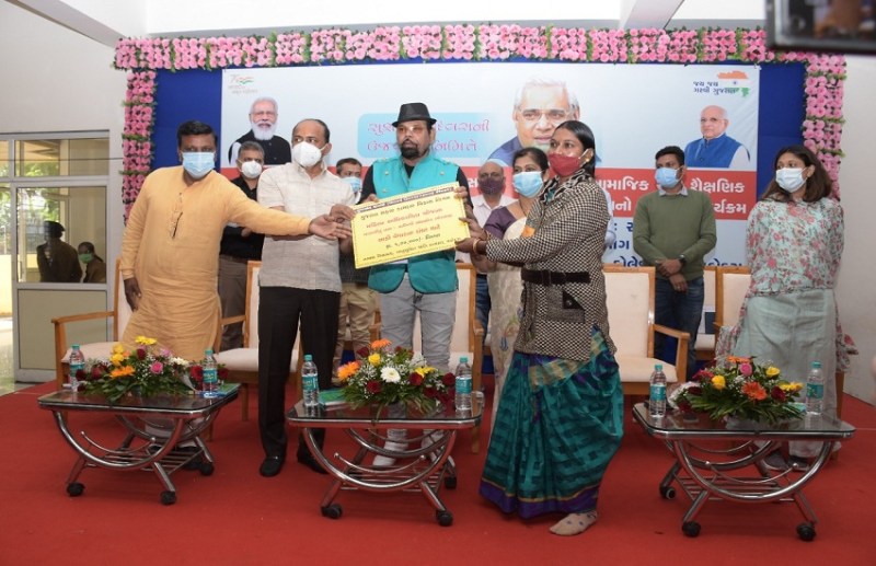 ‘विदेश में अध्ययन के इच्छुक विद्यार्थियों को सहायता दे रही सरकार’