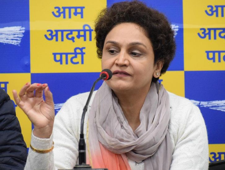 Delhi Anju Sehwag sister of former cricketer Virender Sehwag joins Aam Aadmi Party