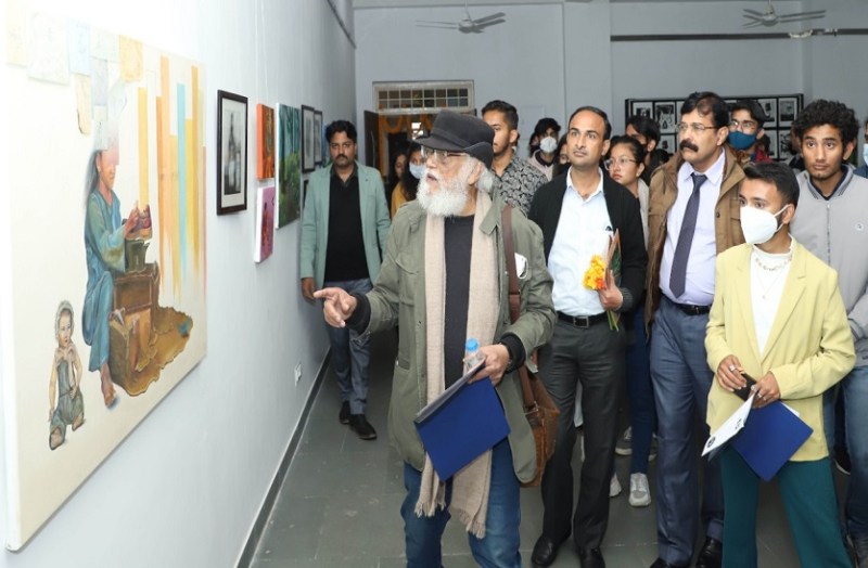 स्टूडेंट्स से रूबरू हुए वरिष्ठ कलाकार पद्मभूषण डॉ.जतिन दास