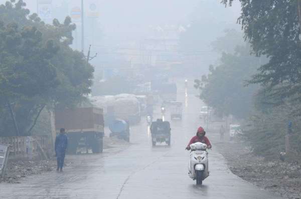 weather alert: दो दिन से मावठ का दौर जारी, दिनभर जले रहे अलाव... देखे तस्वीरे...