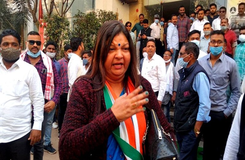 भिलाई निगम, कांग्रेस ने नीरज पाल को बनाया महापौर प्रत्याशी, रोते हुए सदन से बाहर निकली सीनियर पार्षद सुभद्रा, कहा CM साहब ठीक नहीं हुआ