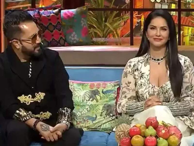 सनी लियोनी ने खुद को बताया बुद्धु, 'द कपिल शर्मा शो' में बताया ये राज