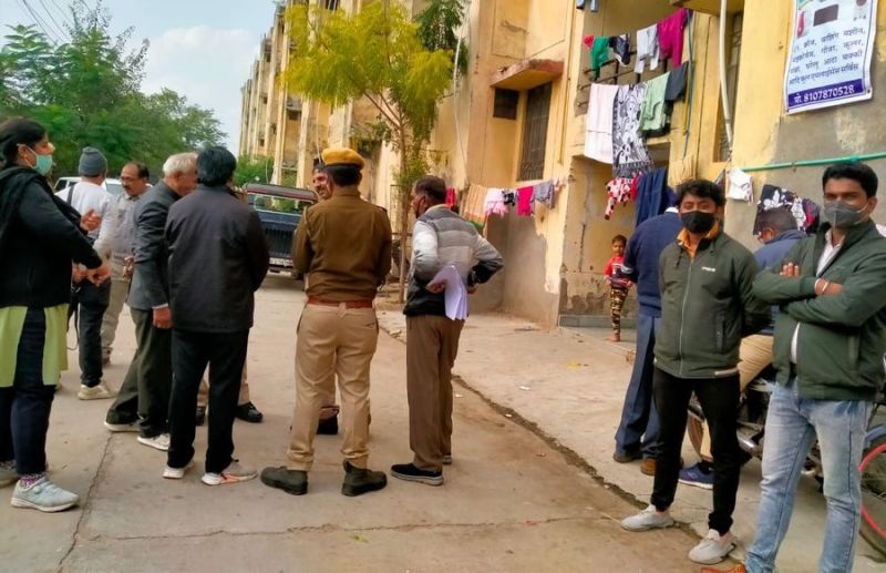 न्यास ने पंचनामा तैयार कर ताला तोड़ सामान किया जब्त