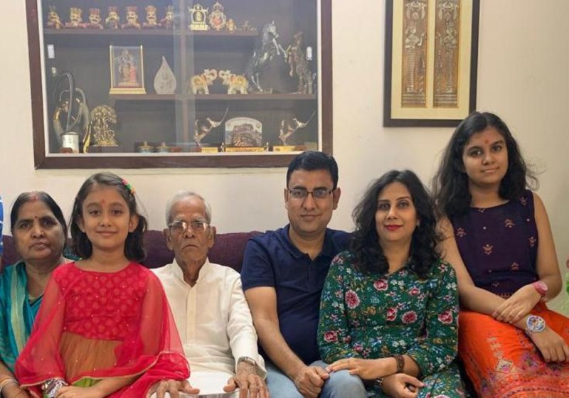 विश्व हिंदी दिवस : तीन पीढ़ियों संग हिंदी के विकास में जुटा है पोस्टमास्टर जनरल का परिवार