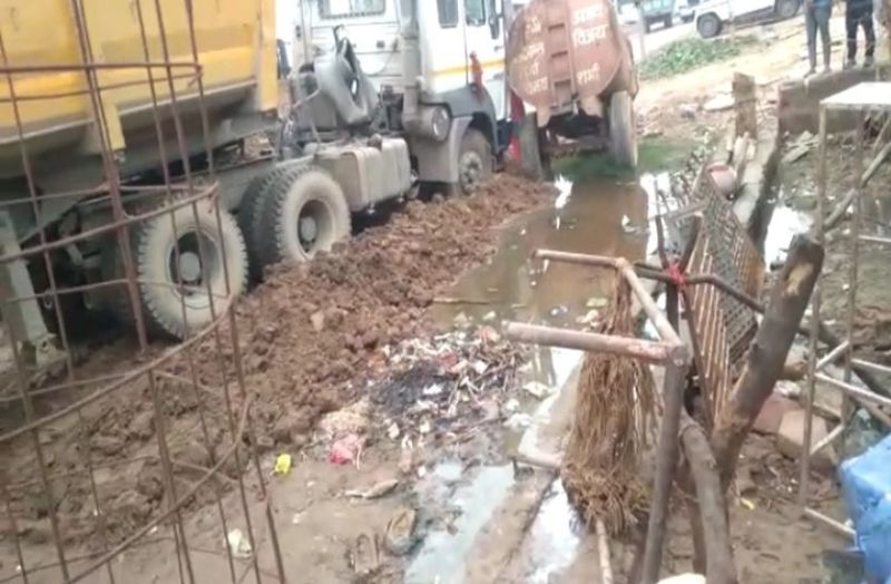 State highway jammed due to construction work of Chambal lift project