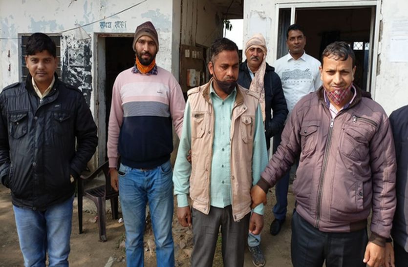 पांच हजार रुपए की रिश्वत लेते तिजारा रोडवेज डिपो मैनेजर गिरफ्तार