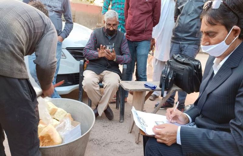 सेहत से खिलवाड़...खेरली में 30 किलो मिलावटी कलाकंद नष्ट कराया