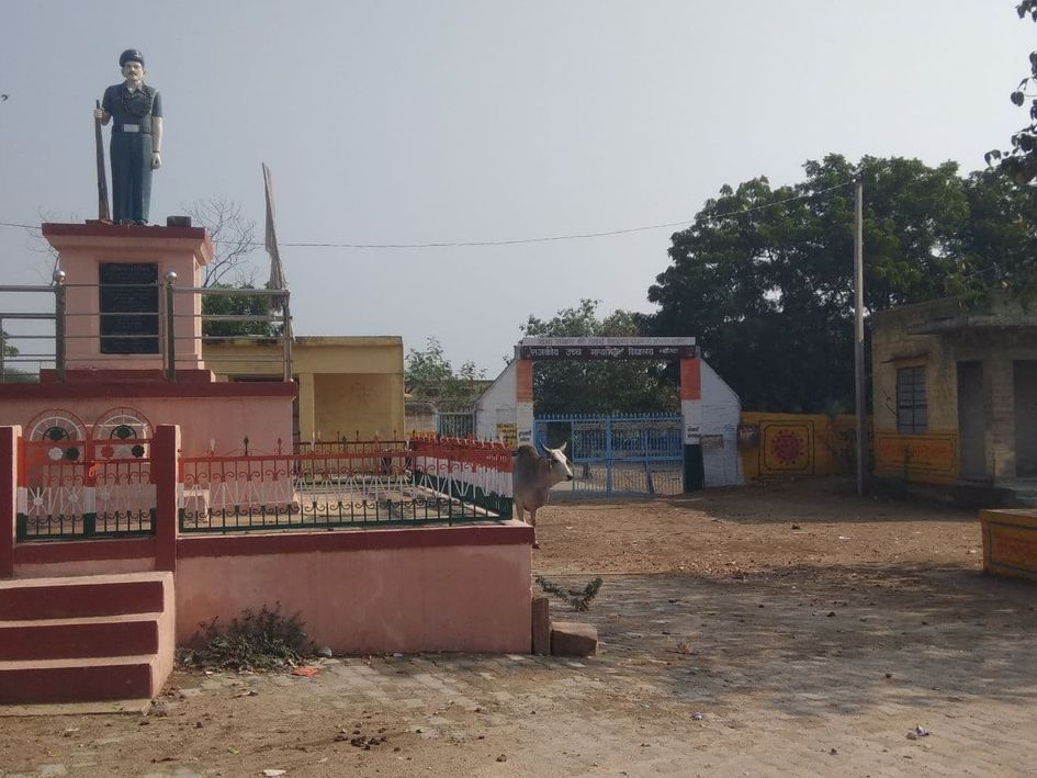 सांसद के गोद लेने के बावजूद ऊंचाई नहीं छू पाया खांगटा का सरकारी स्कूल