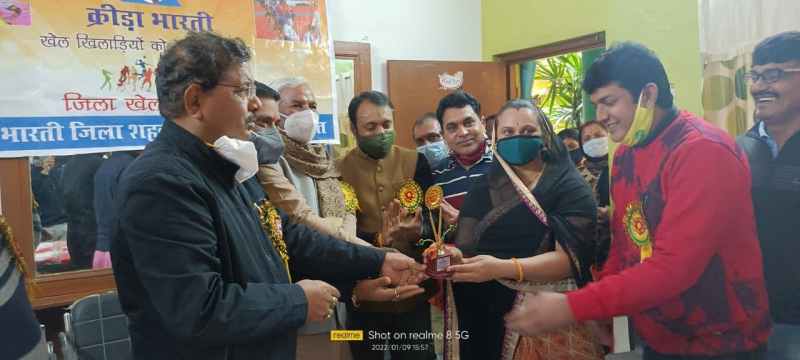 खिलाडिय़ों के परिजनों को जीजाबाई पुरस्कार से किया सम्मानित