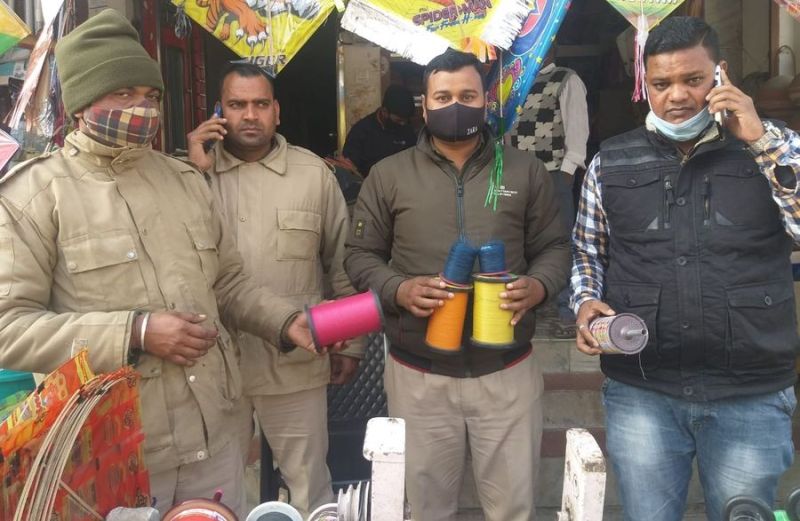 निगम टीम ने 10 चाइनीज मांझे के रोल किए जप्त