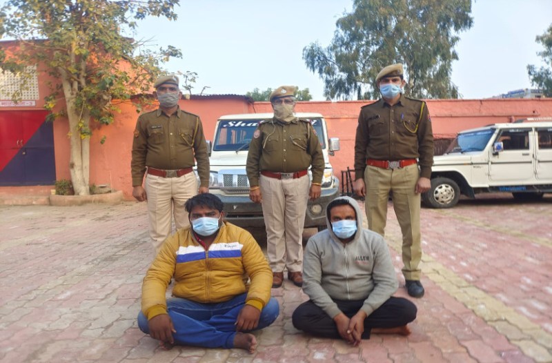 किराए पर ली गई गाड़ी को लूटकर ले जाने वाले दो बदमाश गिरफ्तार