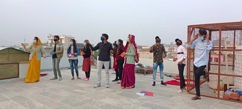 दिनभर चला मस्ती का दौर, युवाओं ने डीजे के साथ पतंगबाजी का लिया आनंद