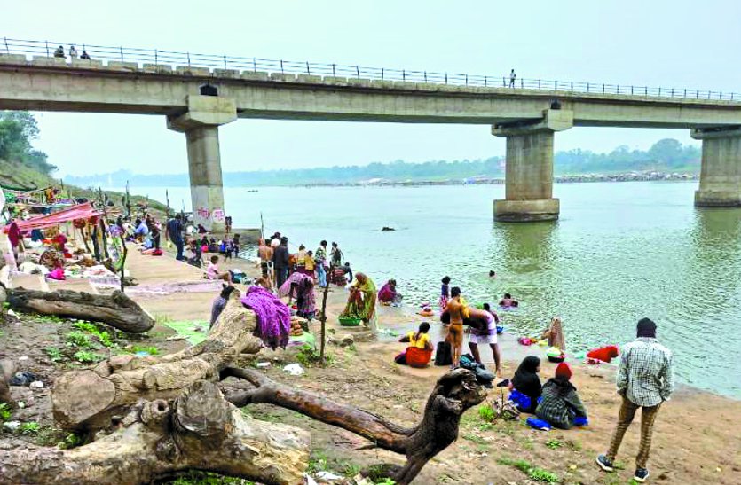 पहली बार नहीं भरा संक्रांति के पर्व पर बोरास घाट का ऐतिहासिक मेला