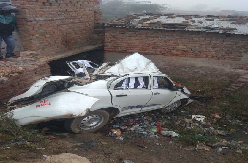 Two killed due to uncontrollable car overturning, Doda sawdust recover