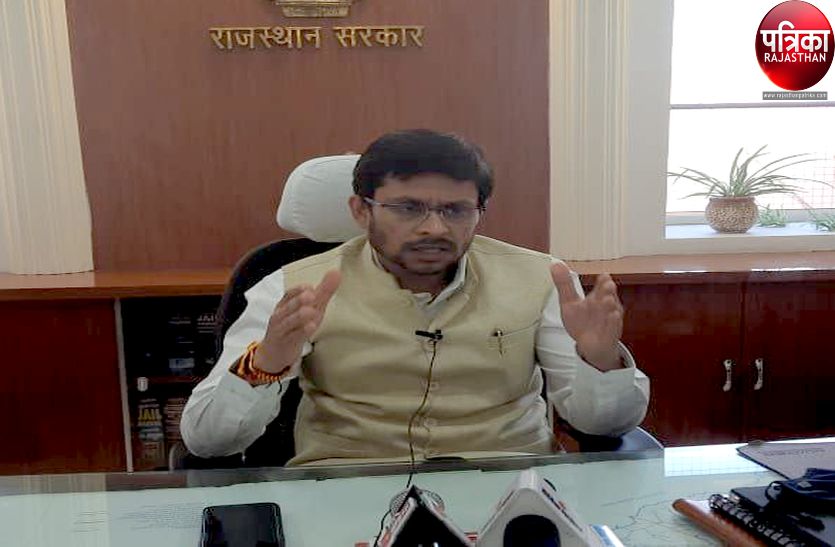 जिला कलक्टर ने संभाला पदभार, बोले : प्रदूषण की समस्या व पेयजल संकट के समाधान पर रहेगा फोकस