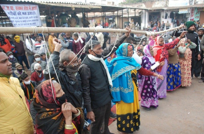 Vegetable traders angry with the administration