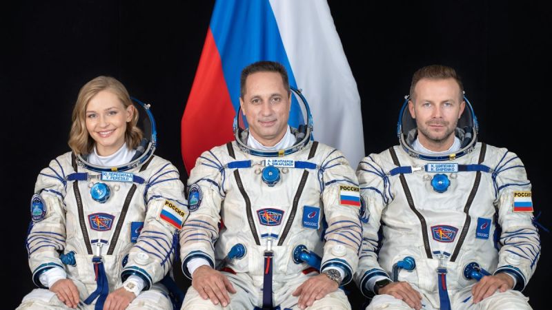 इस फिल्म की हुई हैं अंतरिक्ष में शूटिंग, 40 मिनट के सीन को शूट कर 12 दिन बाद धरती पर लौटे थे फिल्म के डायरेक्टर और एक्ट्रेस