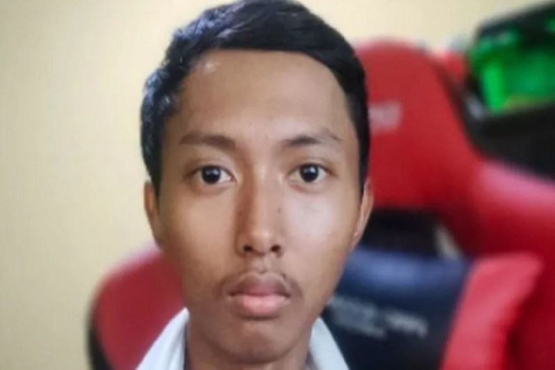 A 22-year-old made $1 million by selling NFT selfies