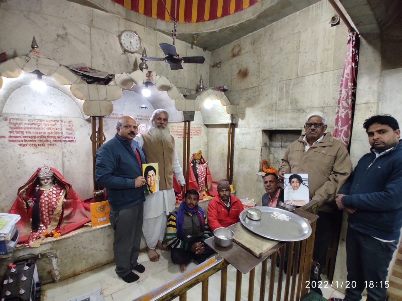 स्वर कोकिला लता मंगेशकर के लिए मंदिर—मस्जिद में प्रार्थना दुआ के लिए उठ रहे हाथ