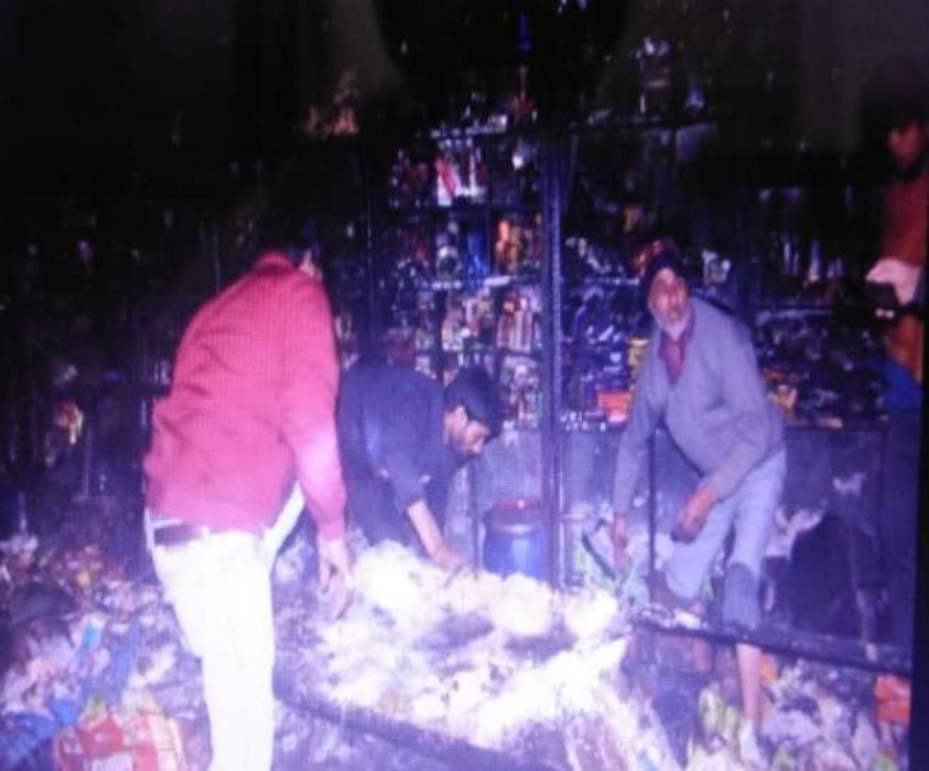 Fire in Meerut : दुकान में लगी भीषण आग में जिंदा जला व्यापारी,लाखोंं का नुकसान