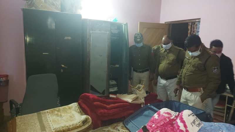 The family went to Hyderabad for treatment, broke the lock of the aban