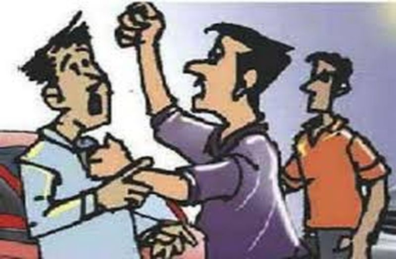 सालाखेड़़ी में बस नहीं रोकी तो जमुनिया में जाकर कांच फोड़े