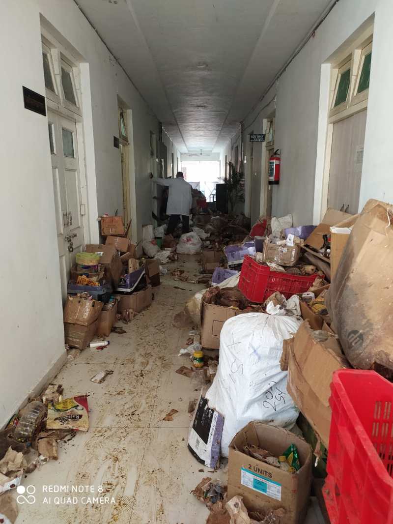 प्रशासनिक लापरवाही के चलते देर से आती खाद्य सैंपलों की रिपोर्ट, तब तक बिक जाती है सामग्री