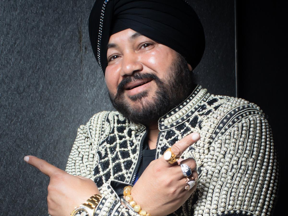 Daler Mehndi gifts his fans a new blockbuster Lohri Song! - Urban Asian