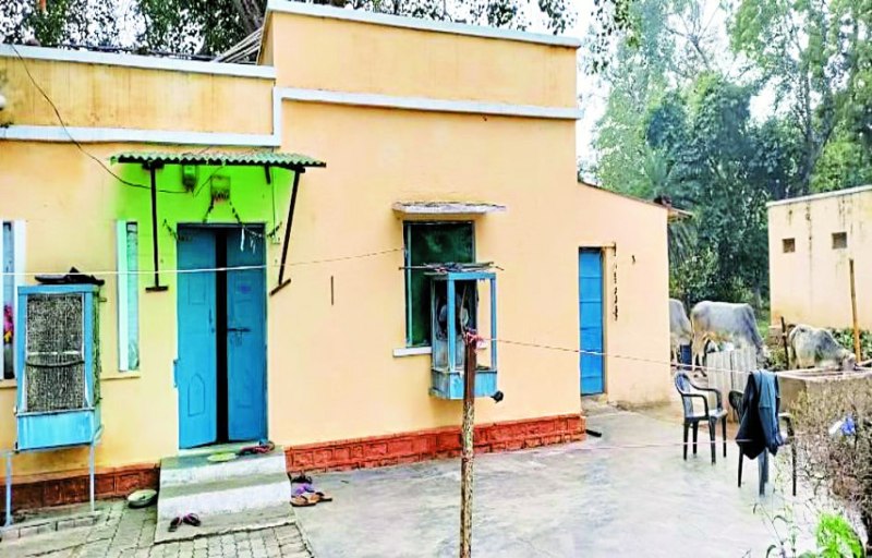 कर्मचारियों के लिए फंड नहीं, अधिकारियों के बंगले पर लाखों खर्च