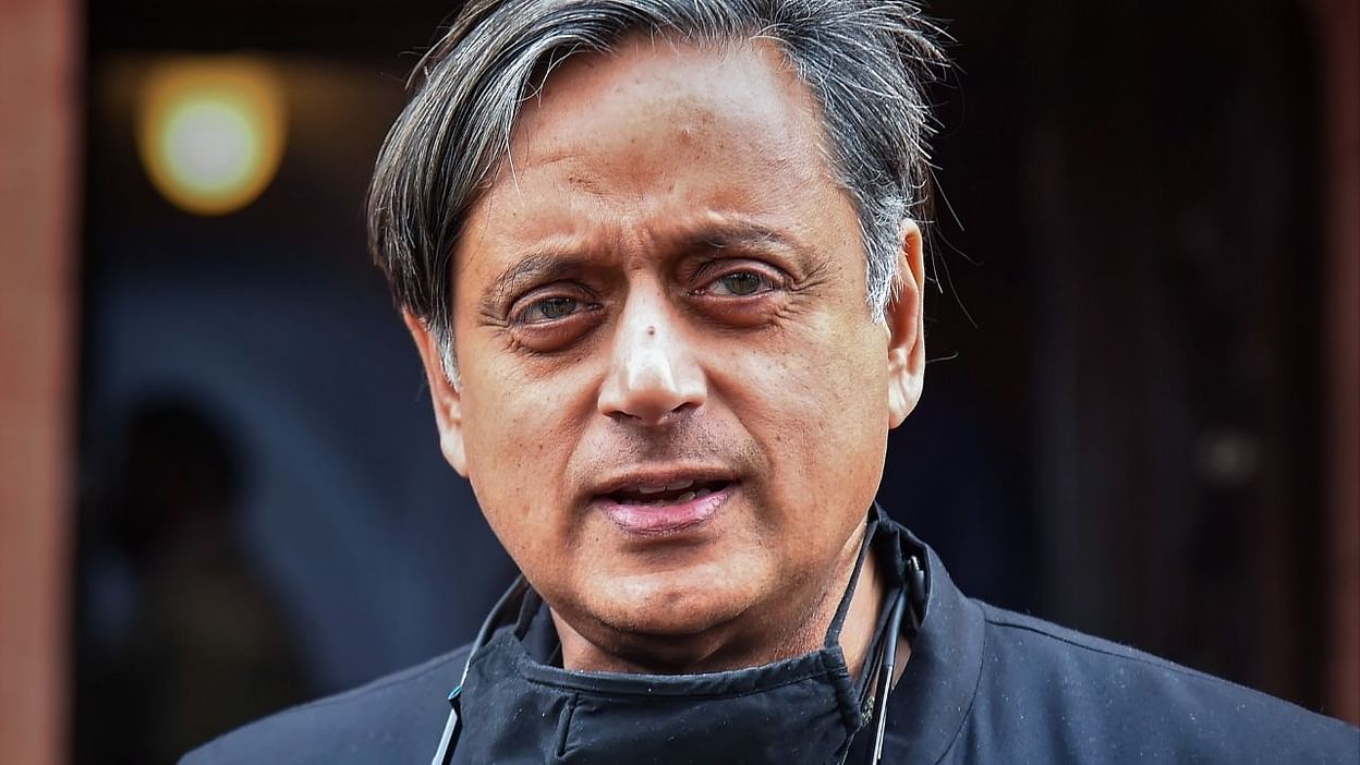 Shashi Tharoor Takes Jibe on Congress Leaders who joining BJP