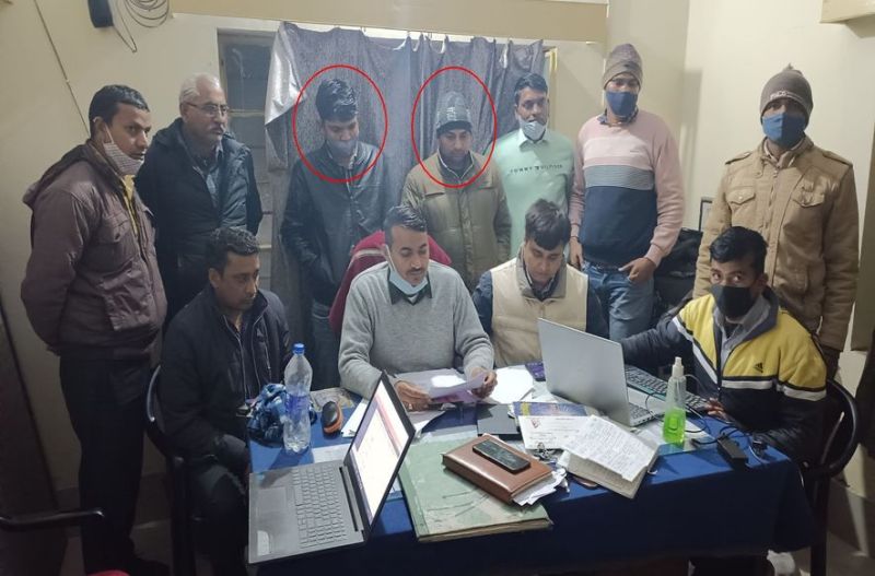 Anti Corruption Bureau बिजली निगम के केशव व प्रमोद घूस लेते रंगे हाथ गिरफ्तार