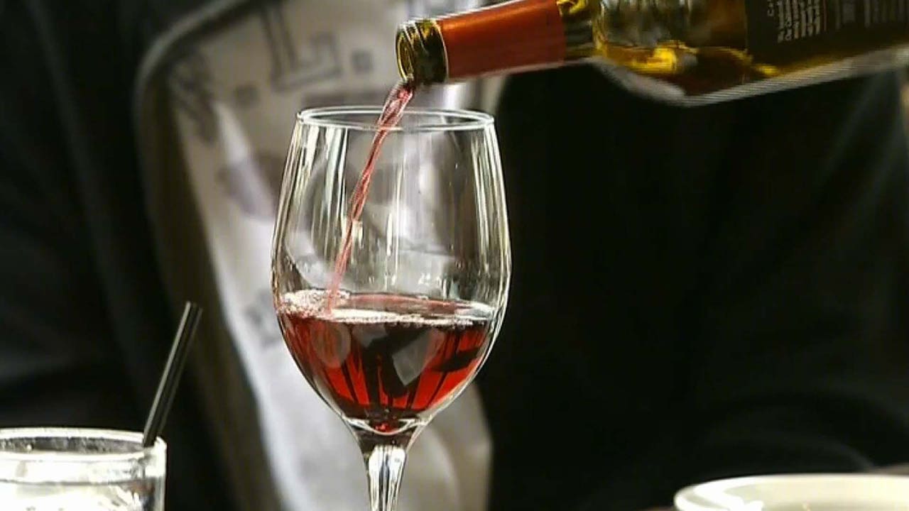 रेड वाइन स्वास्थ्य के लिए बहुत लाभदायक,  ऐसे पिएंगे तो मिलेंगे कई फायदे