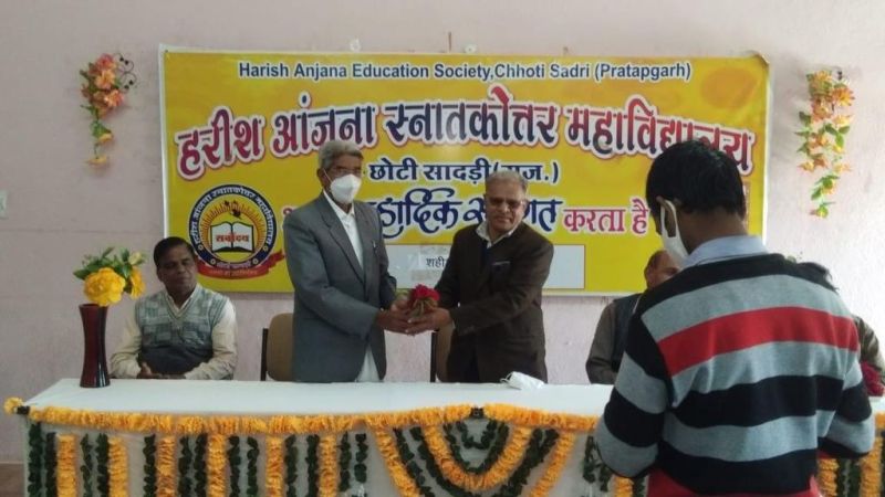 Mahatma Gandhi-महात्मा गांधी के मार्ग का करें अनुसरण