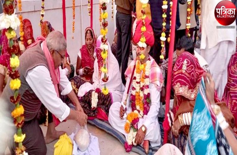 सामूहिक विवाह में 11 जोड़े बने हमसफर