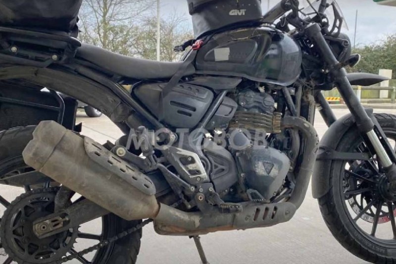 bajaj_triumph_bike-amp.jpg
