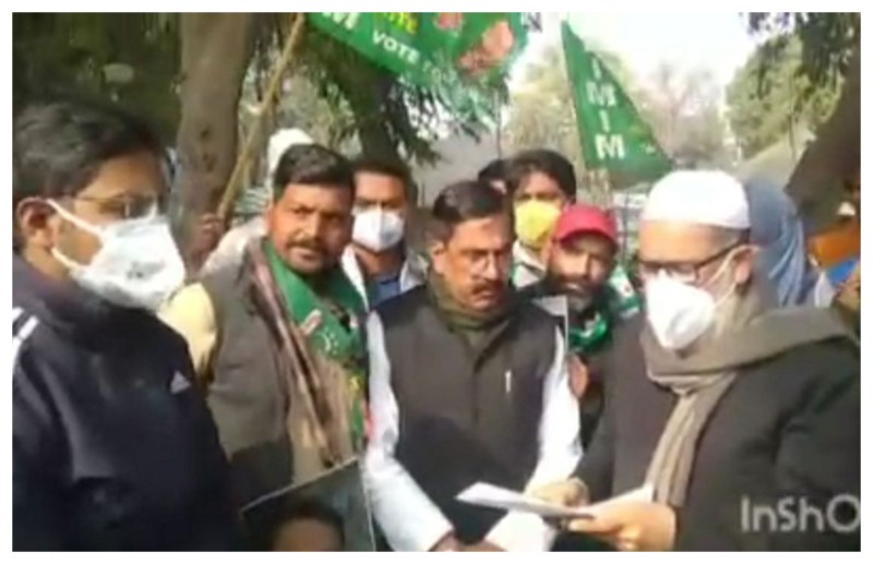 Up Assembly Election 2022: असुउद्दीन ओवैसी पर हुए हमले को लेकर AIMIM कार्यकताओं ने जाने क्यों लिखा राष्ट्रपति को खत, पंचसूत्रीय मांग