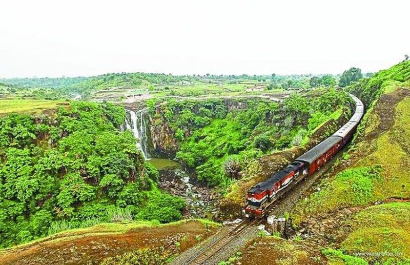 टंट्या मामा के स्मारक स्थल पातालपानी की वन भूमि बाले-बाले हो गई निजी